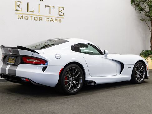 Used 2014 SRT Viper GTS w/ Exterior Carbon Fiber Package RWD image 14