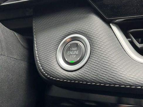 Used 2025 Chevrolet Equinox LT FWD image 9