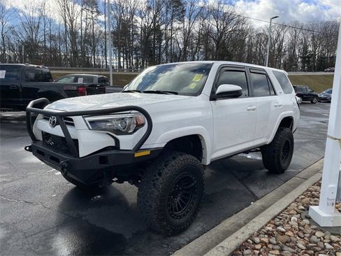 Used 2021 Toyota 4Runner SR5 image 1