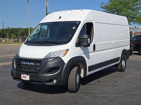 Used 2026 RAM ProMaster 2500 w/ Convenience Group FWD image 3