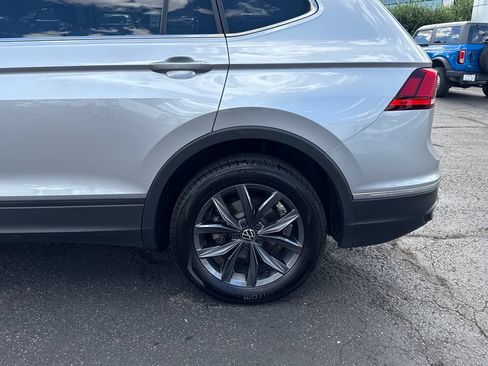 Used 2023 Volkswagen Tiguan SE AWD/4WD image 34