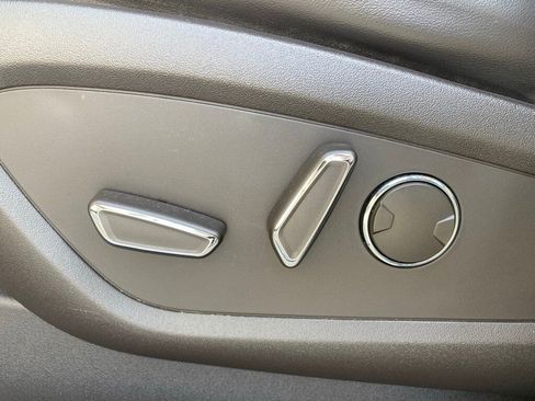 Used 2017 Lincoln MKC Reserve image 13