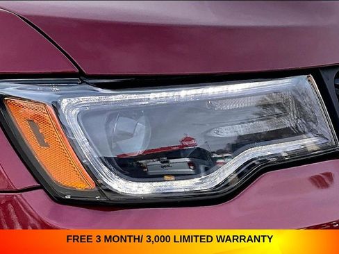 Used 2022 Jeep Grand Cherokee Laredo X AWD/4WD image 29