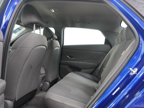 Used 2025 Hyundai Elantra Sport FWD image 16