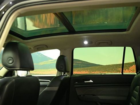 Used 2022 Volkswagen Atlas SEL Premium image 54