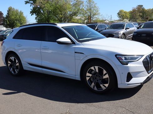 Used 2021 Audi e-tron Premium w/ Convenience Plus Package AWD/4WD image 4