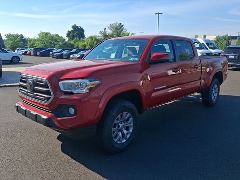 Used 2019 Toyota Tacoma SR5 AWD/4WD image 3