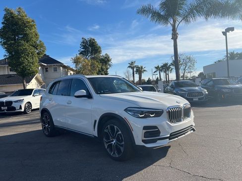 Used 2023 BMW X5 xDrive40i w/ Parking Assistance Package image 3