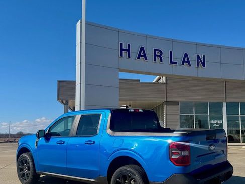 New 2026 Ford Maverick Lariat w/ Black Appearance Package image 3