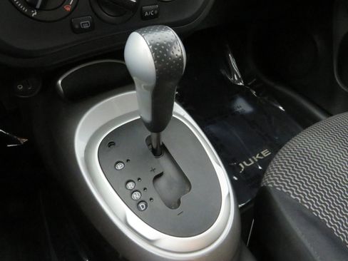 Used 2017 Nissan Juke S image 22