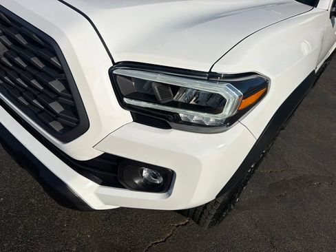 Used 2023 Toyota Tacoma TRD Off-Road AWD/4WD image 15