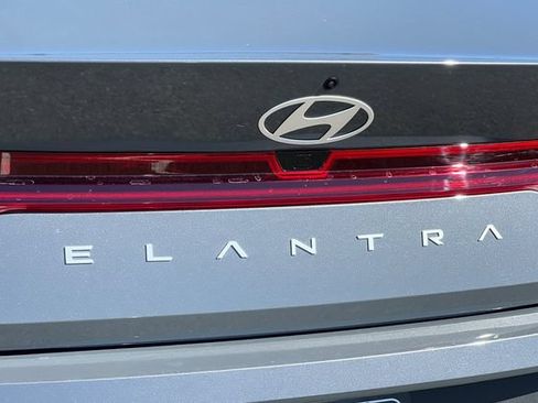 New 2026 Hyundai Elantra Hybrid FWD image 8