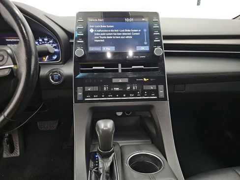 Used 2024 Toyota Tundra Platinum w/ TRD Off-Road Package image 11