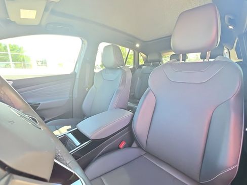 Used 2023 Volkswagen ID.4 Pro S Plus AWD/4WD image 12
