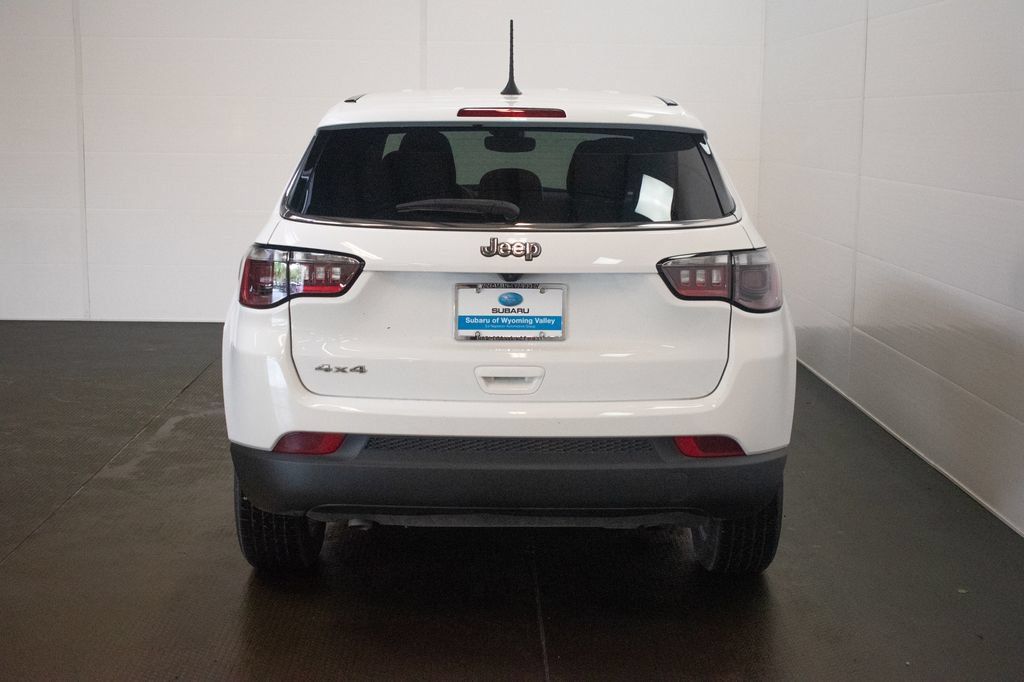 Used 2025 Jeep Compass Sport AWD/4WD image 5