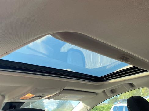 Used 2017 Toyota RAV4 XLE image 18