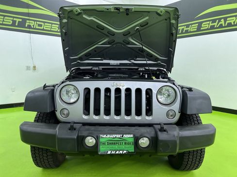 Used 2018 Jeep Wrangler Unlimited Sport S AWD/4WD image 4