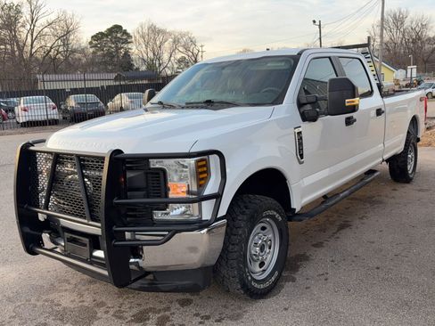Used 2019 Ford F250 XL w/ Power Equipment Group image 4