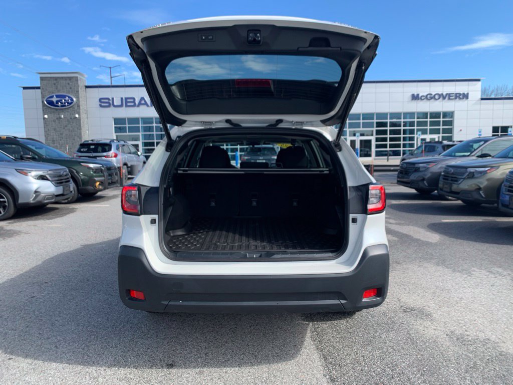 Used 2025 Subaru Outback Premium AWD/4WD image 27