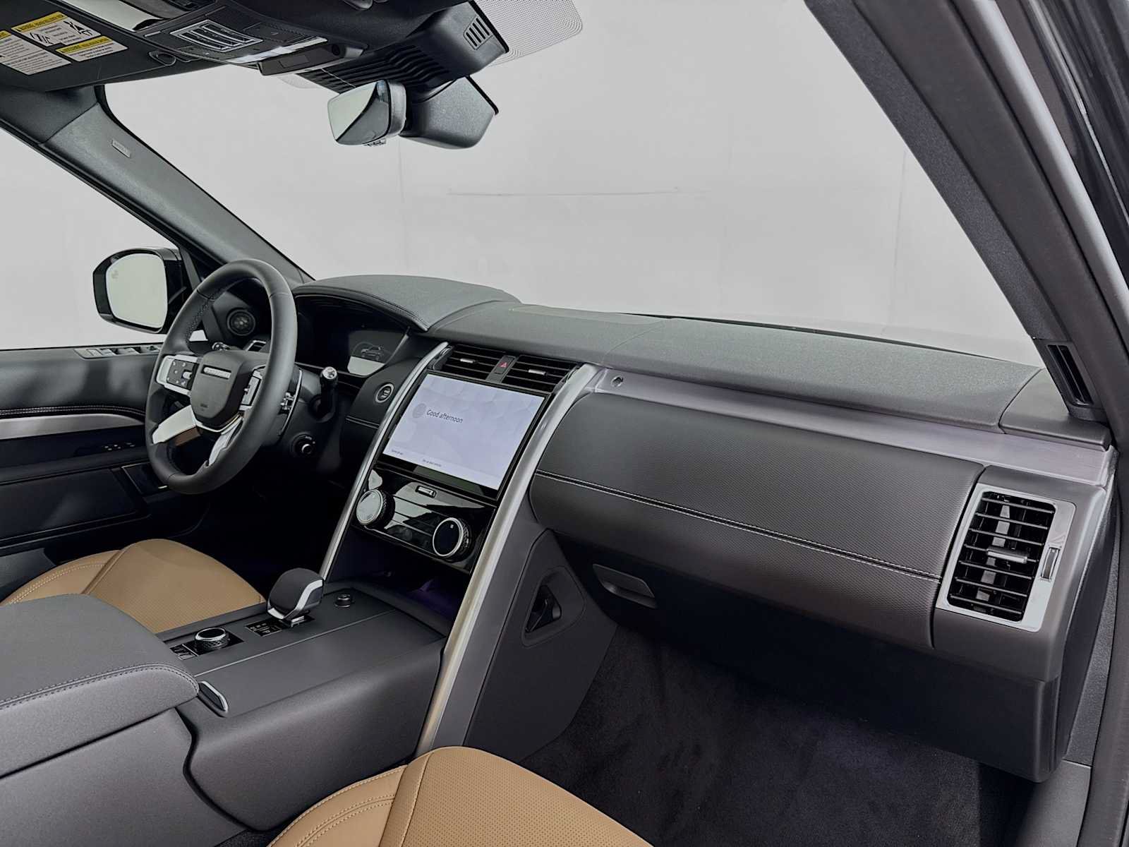 New 2025 Land Rover Discovery Dynamic SE AWD/4WD image 28