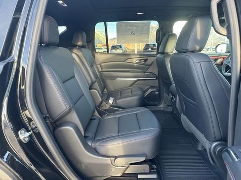 New 2026 Chevrolet Traverse Z71 w/ Enhanced Driving Package AWD/4WD image 14