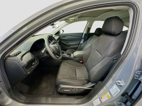 Used 2025 Honda Accord SE image 13