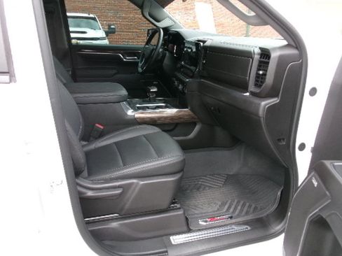 Used 2024 Chevrolet Silverado 1500 RST AWD/4WD image 11