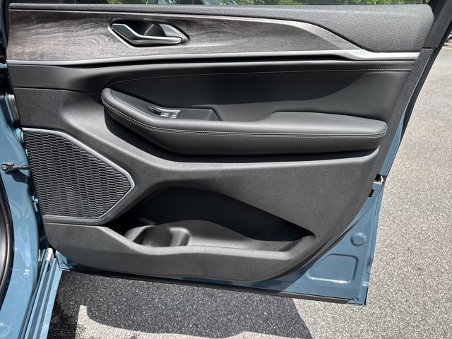 New 2026 Jeep Grand Cherokee Limited AWD/4WD image 15