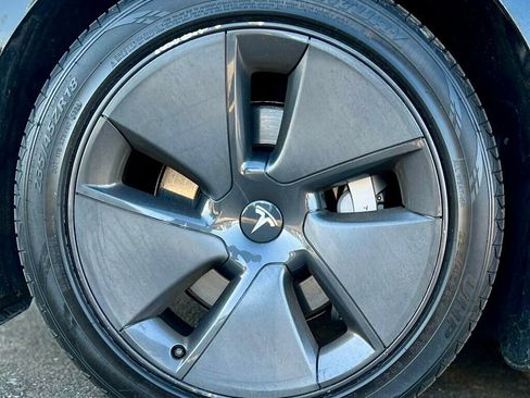 Used 2021 Tesla Model 3 Standard Range Plus image 32