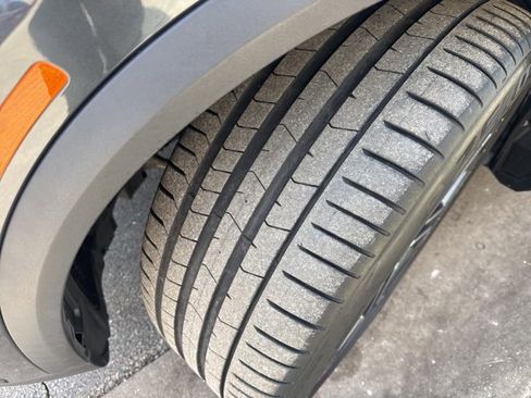 Used 2022 BMW X5 xDrive40i w/ Executive Package image 9