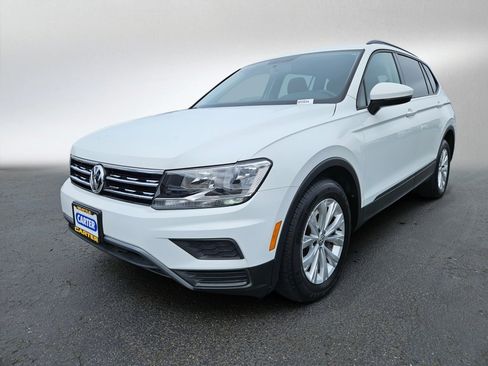 Used 2018 Volkswagen Tiguan S image 3