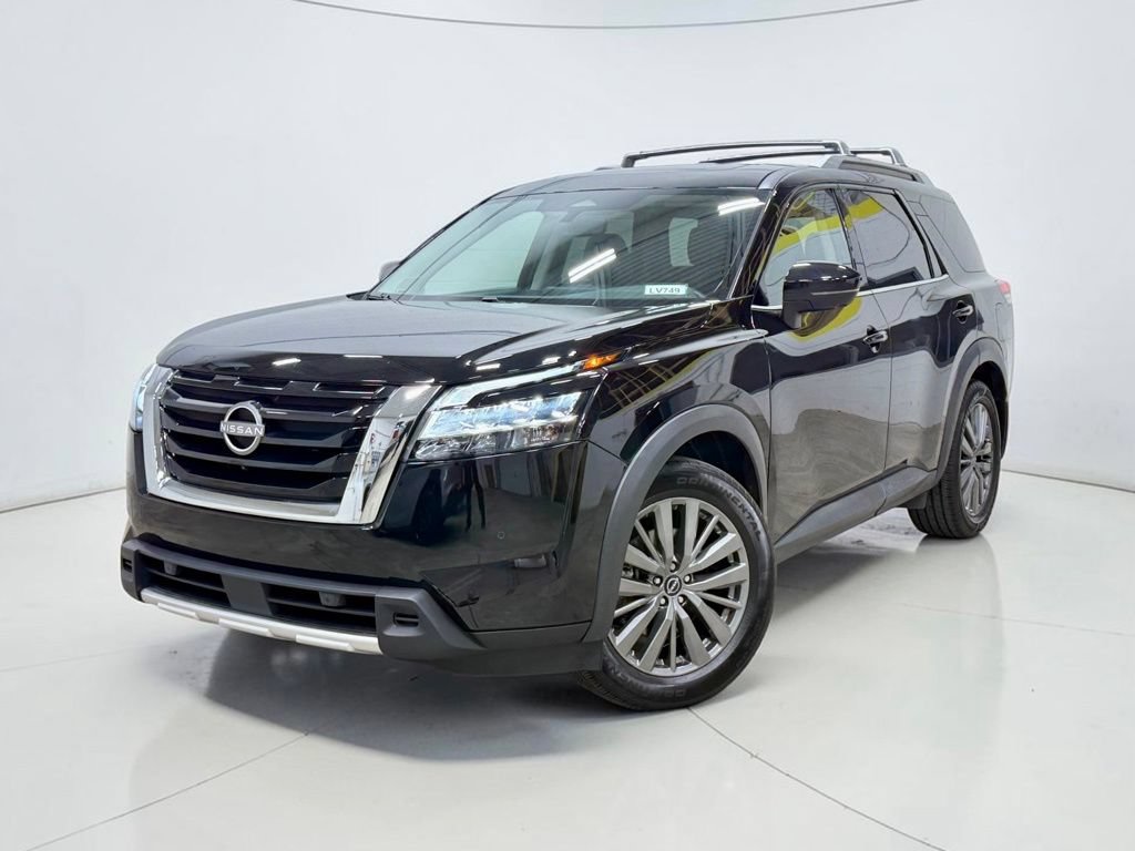 Used 2023 Nissan Pathfinder SL w/ SL Premium Package AWD/4WD image 2