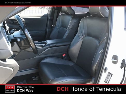 Used 2023 Toyota Crown Limited image 17