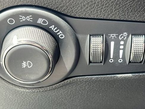 Used 2025 Jeep Compass Limited AWD/4WD image 25