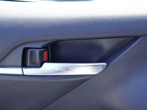 Used 2024 Toyota Camry SE FWD image 8