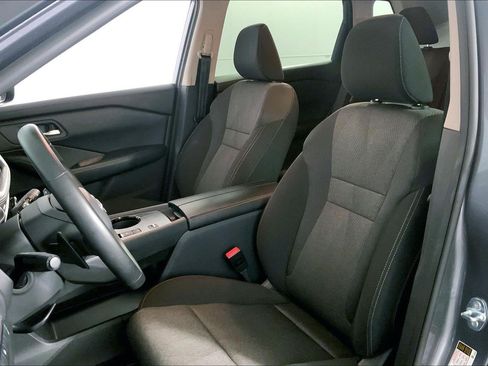 Used 2025 Nissan Rogue SV FWD image 22