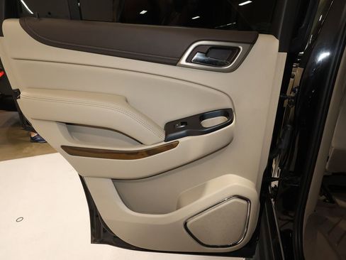 Used 2019 GMC Yukon Denali w/ Open Road Package image 12