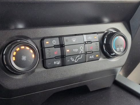 Used 2021 Ford F350 XLT w/ XLT Premium Package AWD/4WD image 30