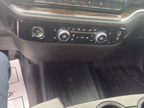 Used 2024 GMC Sierra 1500 Elevation w/ LPO, Elevation Black Package AWD/4WD image 17
