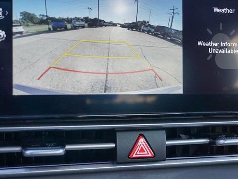 Used 2024 Hyundai Elantra SEL w/ Convenience Package image 22