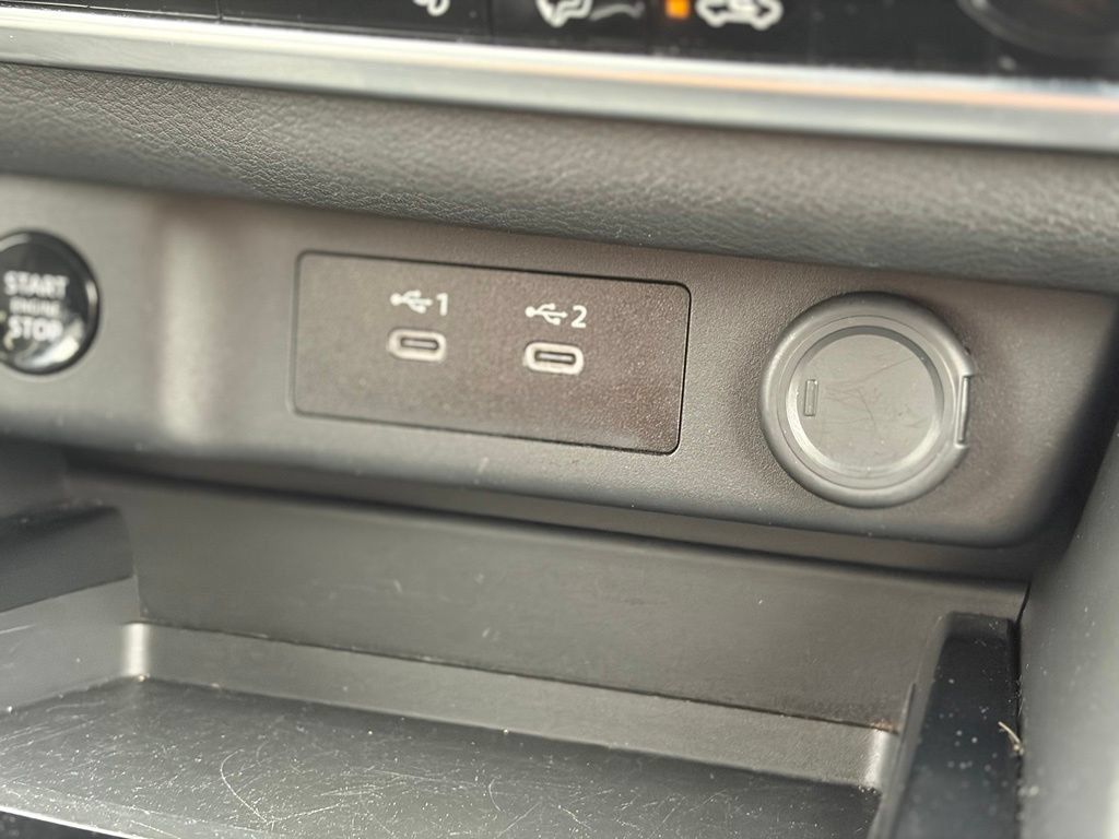 Used 2025 Nissan Rogue SV AWD/4WD image 29