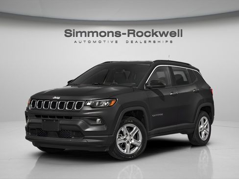 Used 2023 Jeep Compass Limited image 4