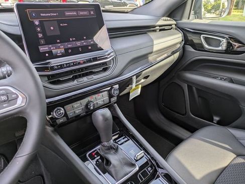 New 2026 Jeep Compass Latitude AWD/4WD image 20