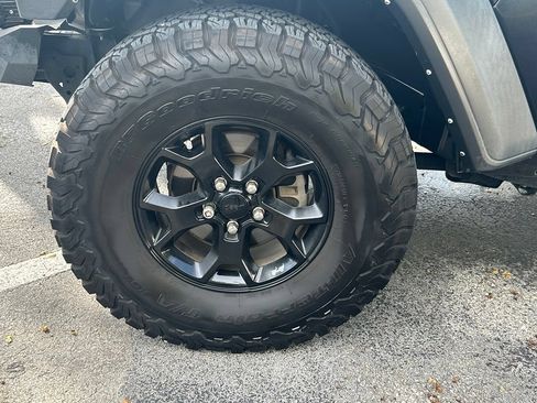 Used 2022 Jeep Wrangler Sport AWD/4WD image 26
