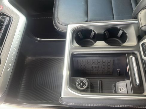 Certified 2025 Ford Expedition Max Platinum AWD/4WD image 23