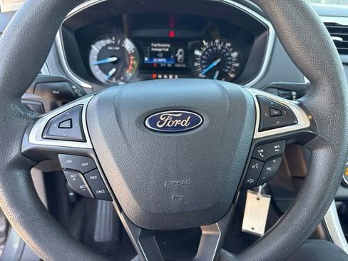Used 2015 Ford Fusion SE FWD image 17
