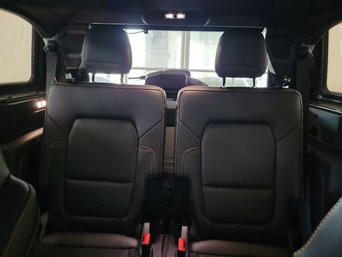 Used 2024 Ford Bronco Badlands image 8