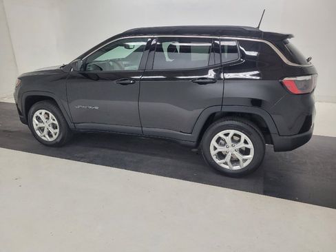Used 2024 Jeep Compass Latitude AWD/4WD image 3