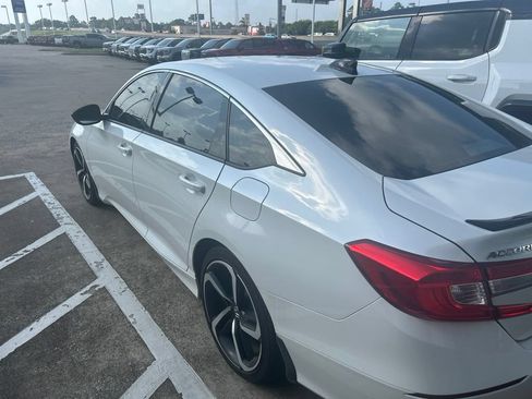 Used 2021 Honda Accord Sport image 2