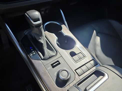 Used 2020 Toyota Highlander Limited image 17